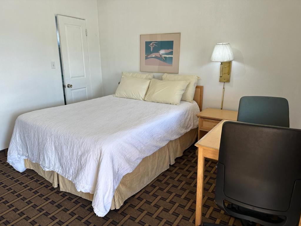 Ski'S Western Motel เกรทฟอลส์ ภายนอก รูปภาพ